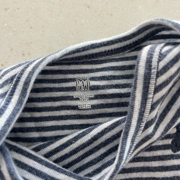 Baby Gap Striped Baby Onesie and Pants Set - Picture 2 of 3